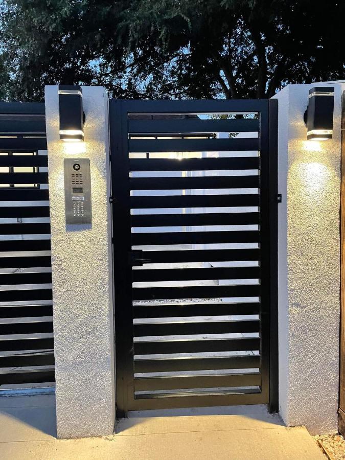 Gated Private House With Own Parking Sherman Oaks Лос Анджелис Екстериор снимка